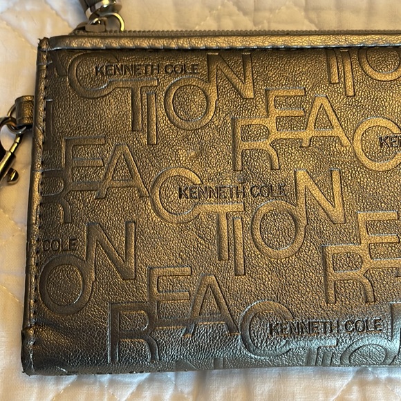 Kenneth Cole Reaction Wallet Clutch w. Wrist Strap - Picture 2 of 3